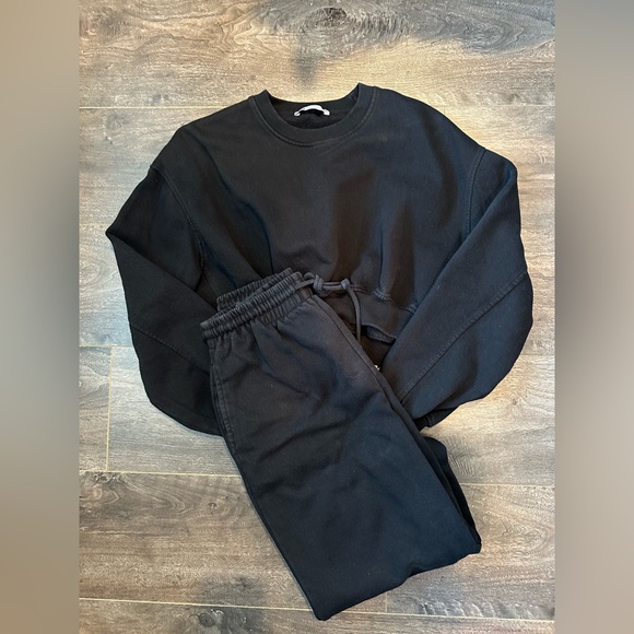 Zara Cropped Sweat Set - Picture 4 of 4